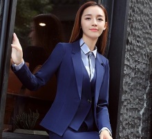 西安职业装定制厂家认为商旅人士出差该如何折叠西服外套?-西安唯美尚